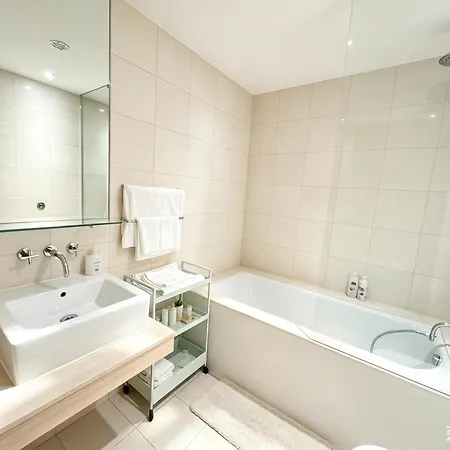 Cozy Entire Near Marley Park, Luas & M50 * Dublin