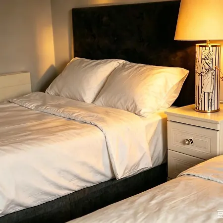 Cozy Entire Near Marley Park, Luas & M50 Appartement Dublin